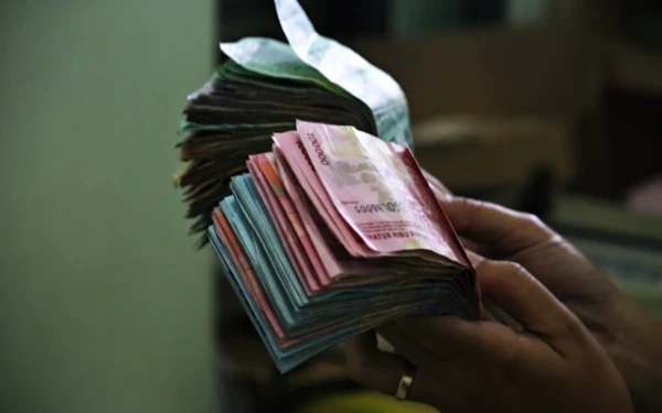 Thumbnail Berita - Rupiah Hari Ini Diprediksi Fluktuatif, Senin 28 April 2025