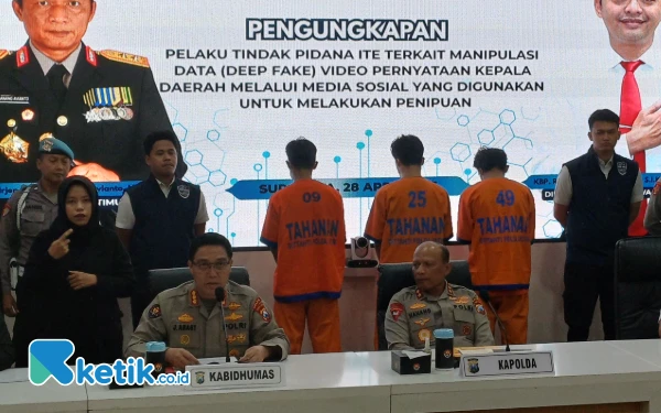 Thumbnail Dalang Video Hoaks Khofifah Pasarkan Motor Dibekuk, Tiga Pelaku Warga Jabar