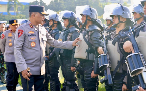 Thumbnail Berita - Polda Jatim Terjunkan 3.736 Personel Gabungan Amankan Peringatan May Day