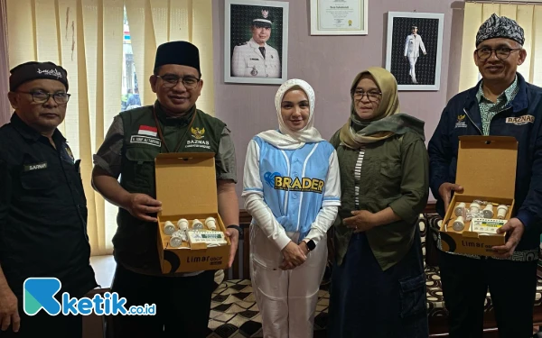 Thumbnail Berita - BAZNAS Kabupaten Bandung - Yayasan Brader Realiasikan Program Listrik Cahaya Mandiri
