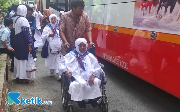 Langkah Awal ke Tanah Suci, JCH Kloter Pertama Tulungagung Tiba di Asrama Haji Surabaya