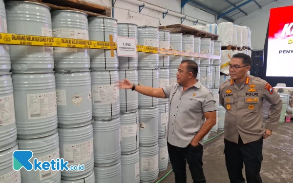 Thumbnail Berita - Jatim Jadi Sarang Sianida Ilegal: Bareskrim Sita 494,4 Ton, Direktur PT SHC Tersangka