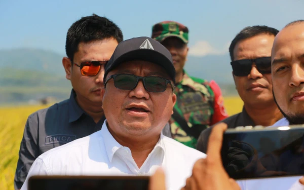 Thumbnail Berita - Sukses Serap Gabah Petani 425 Ribu Ton, Kepala Bulog Jatim Langgeng Wisnu: Tertinggi Sepanjang Sejarah!