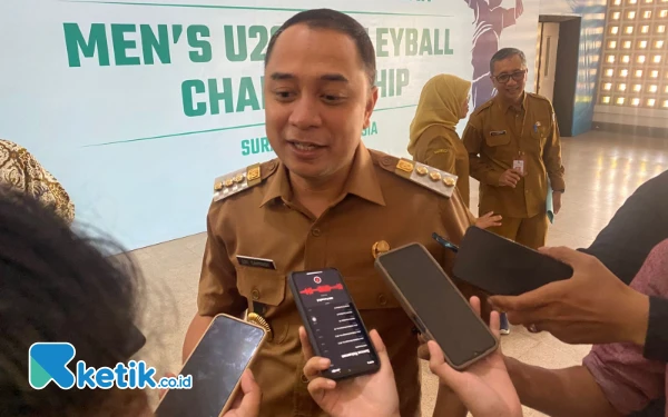 Thumbnail Berita - Jika KDM ke Barak Militer, Eri Cahyadi Gembleng Pelaku Tawuran ke Kampung Anak Negeri
