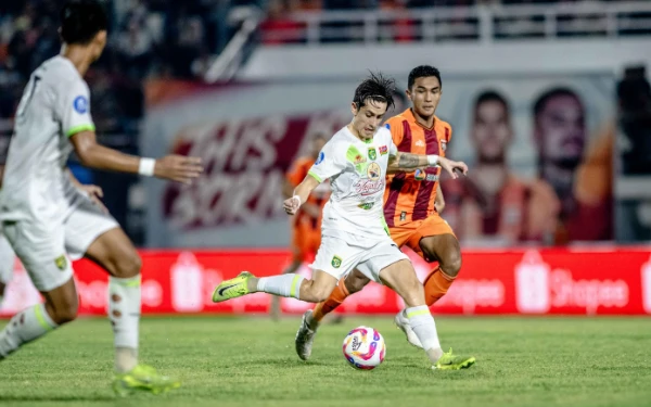 Thumbnail Berita - Uston Nawawi: Satu Poin dari Borneo Sangat Berarti untuk Persebaya