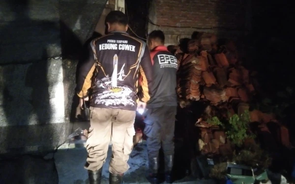 Thumbnail Berita - Polisi Buru Pelaku Pembacokan di Kedinding Lor Surabaya, Korban Tewas Usai Alami Luka Serius