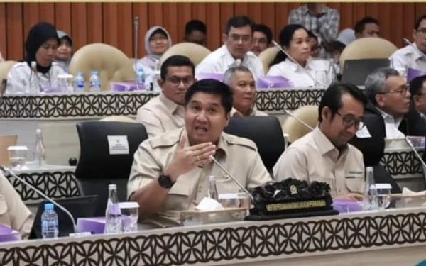 Thumbnail Berita - 'Omon-omon' Ala Menteri Ara? Program 3 Juta Rumah Disorot Tajam DPR