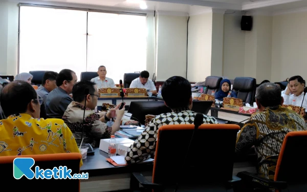 Thumbnail Berita - Komisi D DPRD Surabaya Tekankan Pemerataan Akses Pendidikan di SPMB 2025