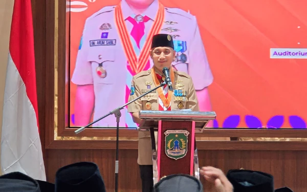 Thumbnail Berita - Viral! Upacara Pramuka Jatim di Tengah Laut, Arum Sabil Ingatkan Jaga Kedaulatan