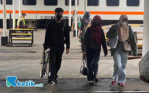 Thumbnail Berita - Berikut Kereta Tambahan Daop 8 Surabaya untuk Sambut Libur Panjang Akhir Mei 2025