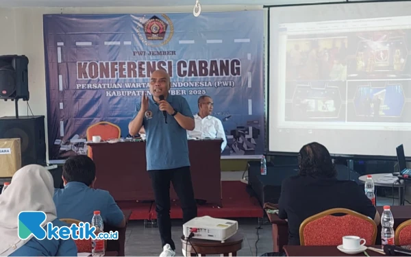Thumbnail Berita - Raih 24 Suara, Sugeng Prayitno Kembali Jabat Ketua PWI Jember