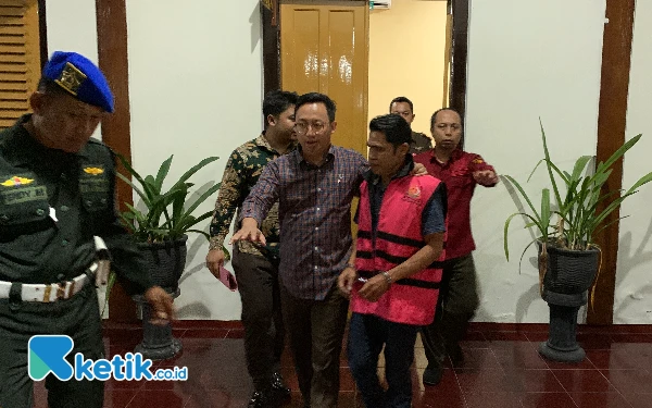 Langsung Ditahan, Kakak Mantan Bupati Blitar Mak Rini Jadi Tersangka Kasus Korupsi DAM Kali Bentak