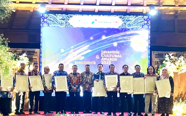 Thumbnail Unesa Raih Peringkat 2 UNS Jawametric 2025, Bukti Konsistensi Lestarikan Budaya Jawa
