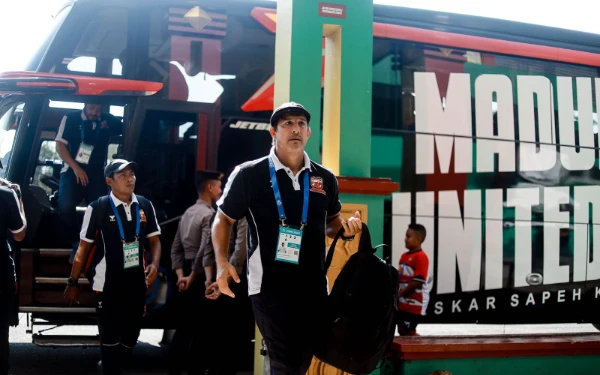 Sukses Orbitkan Bintang Muda, MU Masih Percaya Sentuhan Magis Alfredo Vera
