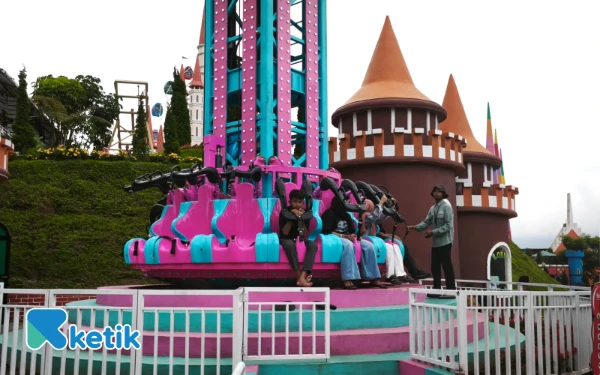Pacu Adrenalinmu! Tower Drop, Wahana Baru Paling Seru di Florawisata Santerra Delaponte Malang