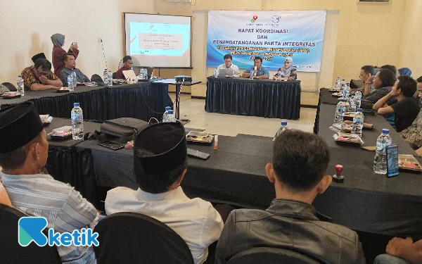 Thumbnail SKK Migas-Medco Energi Sampang Teken Pakta Integritas untuk Transparansi Program CSR