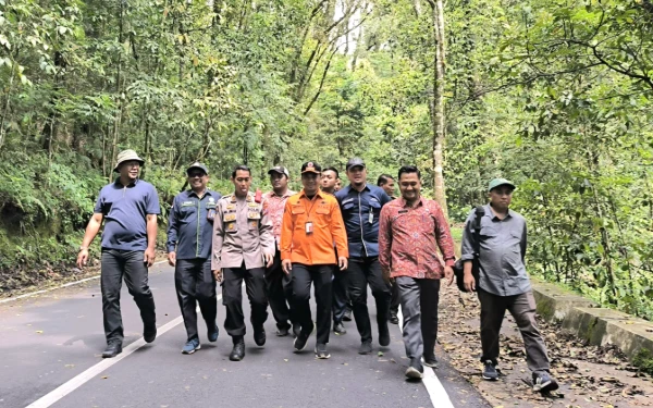 Thumbnail Akhirnya Jalur Pacet-Cangar Dibuka 24 Jam!  Ini yang Berubah Setelah Tragedi Longsor