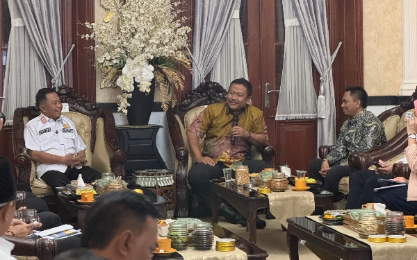 Thumbnail Berita - Pemkab Bondowoso dan Komisi V DPR RI Sinergi Percepat Pembangunan Infrastruktur Strategis