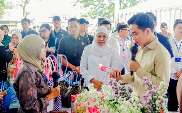 Thumbnail Berita - Wapres Gibran Sapa Pendamping dan Nasabah PNM Mekaar di Banyuwangi, Gubernur Khofifah Optimis Tingkatkan Kesejahteraan Keluarga