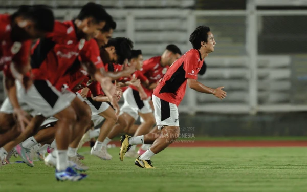 Thumbnail Berita - Timnas Indonesia U-23 Gelar Latihan Perdana, Gerald Vanderburg Puas Lihat Kondisi Pemain