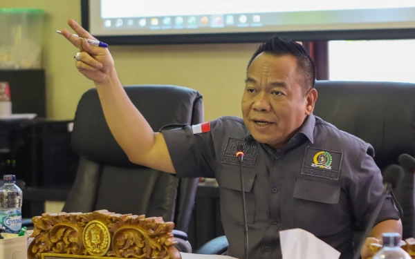 Thumbnail Berita - Soal Penertiban Jam Malam di Surabaya, Ketua Komisi A DPRD Minta Kedepankan Pendekatan Humanis