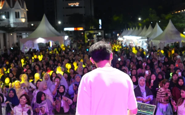 Thumbnail Berita - Ratusan Pelari Ikuti Fun Run Elumor di Surabaya