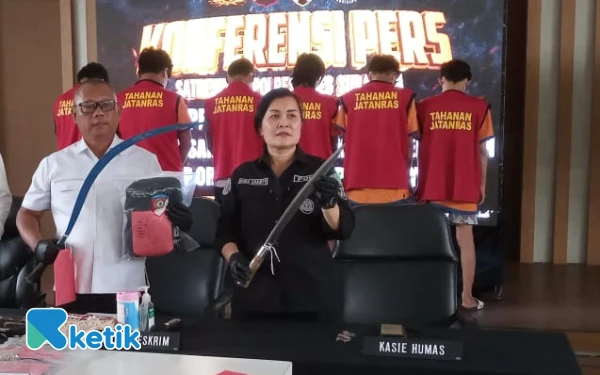 Thumbnail Berita - Lakukan Pengeroyokan di Menganti Surabaya, 6 Pendekar Ditangkap Polisi