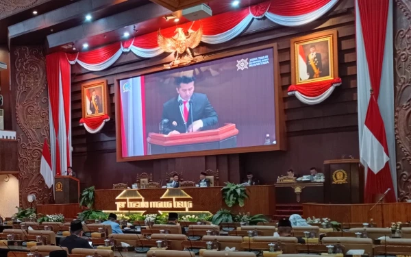 Thumbnail Berita - Pemprov Jatim Dukung Raperda Inisiatif DPRD Soal Perlindungan Perempuan dan Anak