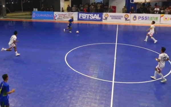 Thumbnail Berita - Buntut Kericuhan, Duel Kota Malang vs Surabaya di Final Futsal Porprov Jatim IXDitunda