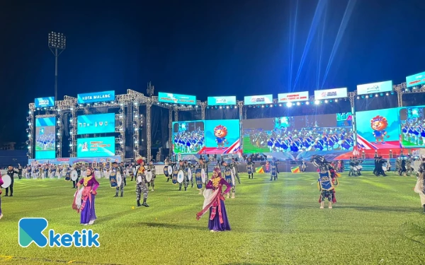 Thumbnail Berita - Kolaborasi Shalawat dan Marching Band, Jala Swara Madani Curi Perhatian di Pembukaan Porprov Jatim 2025
