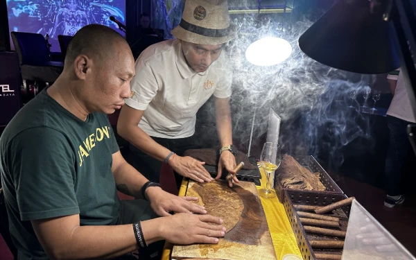 Thumbnail Berita - Sensasi Menikmati Cerutu Awal Hingga Akhir, Sajikan Pengalaman Berbeda