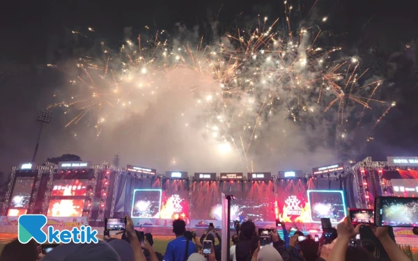Thumbnail Berita - Fireworks Musical dan Gilga Tutup Rangkaian Opening Ceremony Porprov IX Jatim 2025