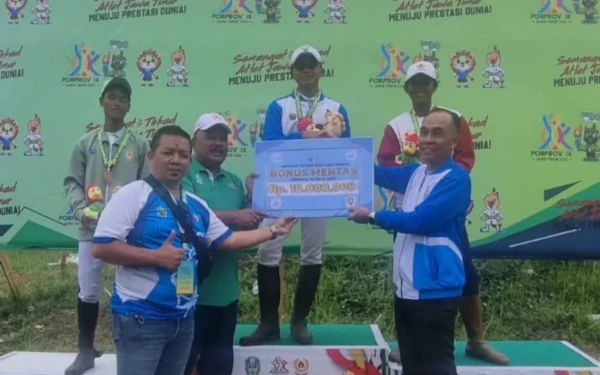 Thumbnail Berita - Kota Malang Tambah 20 Medali Porprov Jatim IX, Tim HBA Berkuda Memanah Panen Emas