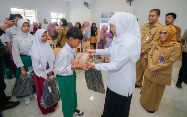 Thumbnail Berita - Gubernur Khofifah Pastikan Sarana Prasarana Sekolah Rakyat di Mojokerto Siap Dioperasikan 14 Juli 2025