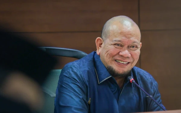 Thumbnail Berita - Dorong Industri Rokok Skala Kecil, LaNyalla Dorong Pemerintah Beri Kebijakan Tarif Cukai Golongan III