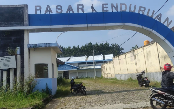 Thumbnail Berita - Bangunan Pasar Rakyat Keduruan Tuban Senilai Rp4 Miliar dari APBN-APBD Mangkrak