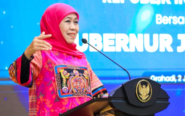 Thumbnail Berita - Senator DPD RI ke Grahadi, Khofifah Blak-blakan Beberkan Keunggulan Jatim