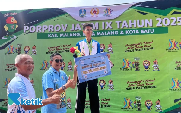 Thumbnail Berita - Debut Gemilang Fariq Radfan di Porprov Jatim IX, Sumbang Emas Cabor Atletik untuk Kota Malang