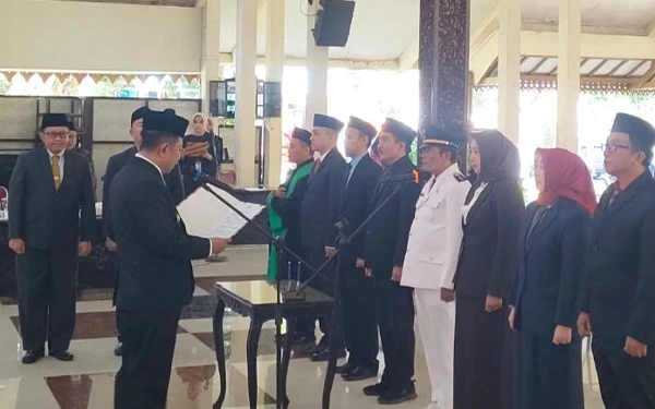Thumbnail Berita - Bupati Lantik Pejabat Administrator, Dorong Profesionalisme dan Akselerasi Kinerja