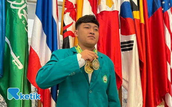 Thumbnail Berita - Mahasiswa Unisma Sumbang 2 Emas dan 1 Perak di Cabor Angkat Besi Porprov IX Jatim 2025