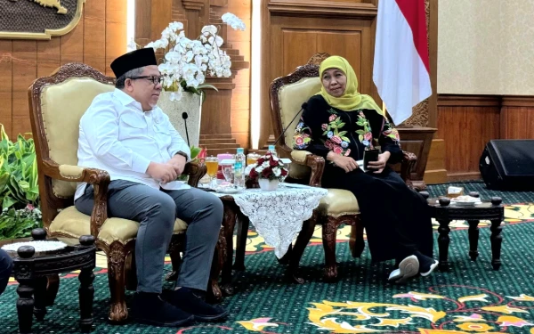 Thumbnail Berita - Ke Grahadi, Fahri Hamzah Puji Kinerja Khofifah Hingga Nostalgia Jubir MPR '98
