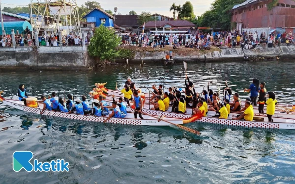 Thumbnail Berita - Wakil Bupati Simeulue Tutup Grand Final Pra-PORA Dayung 2025, Tuan Rumah Juara Umum