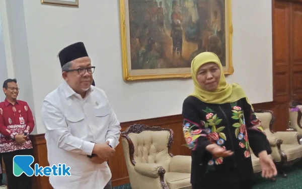 Thumbnail Berita - Fahri Hamzah Apresiasi Kepemimpinan Khofifah dalam Persiapan Program Renovasi 2 Juta Rumah dan Pembangunan Pesisir