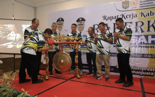 Thumbnail Berita - Raker KONI Asahan 2025, Bupati Taufik Zainal Abidin Tegaskan Komitmen Dukung Olahraga