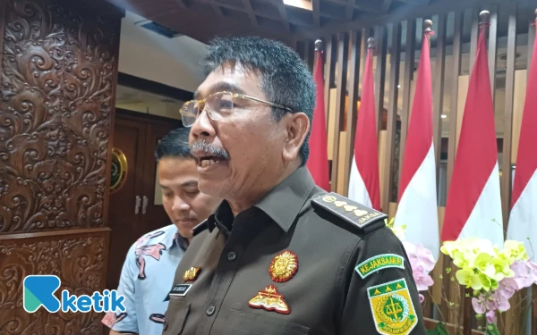 Thumbnail Berita - Korupsi BSPS, Kejati Jatim Geledah 6 Lokasi di Sumenep dan 2 Lokasi di Surabaya