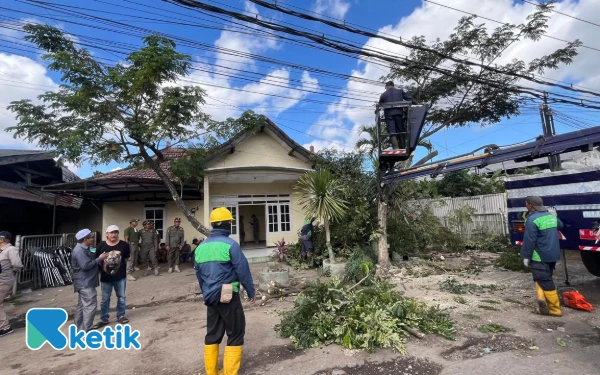 Thumbnail Berita - Kios dan Kantor UPT Pasar Gadang Kota Malang Dibongkar, Pedagang Direlokasi selama 3 Tahun