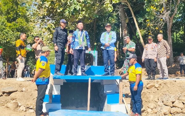 Thumbnail Berita - Bendungan Pakisan Kembali Berfungsi, Bupati Bondowoso Tegaskan Komitmen Pemerintah Terhadap Pertanian
