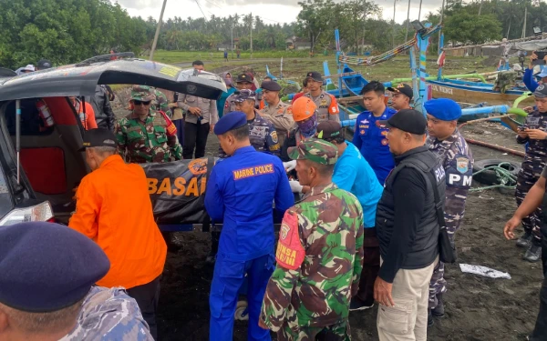 Thumbnail Berita - 3 Jenazah Penumpang KMP Tunu Pratama Jaya Ditemukan, Korban Meninggal Bertambah