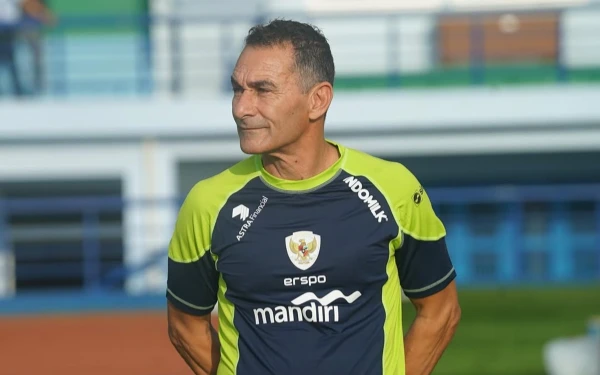 Thumbnail Berita - Kata Pelatih Timnas U-23 Gerald Vanenburg Tentang Regulasi 11 Pemain Asing Liga 1: Lelucon!