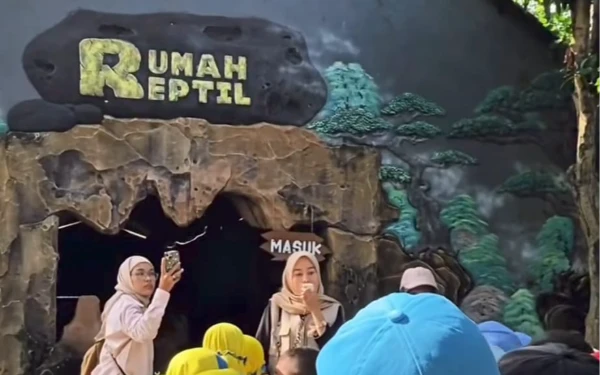 Thumbnail Berita - Jadi Satu-satunya Edukasi Satwa Terintegrasi dengan Gedung Heritage, Jember Mini Zoo Tuai Pujian BKSDA